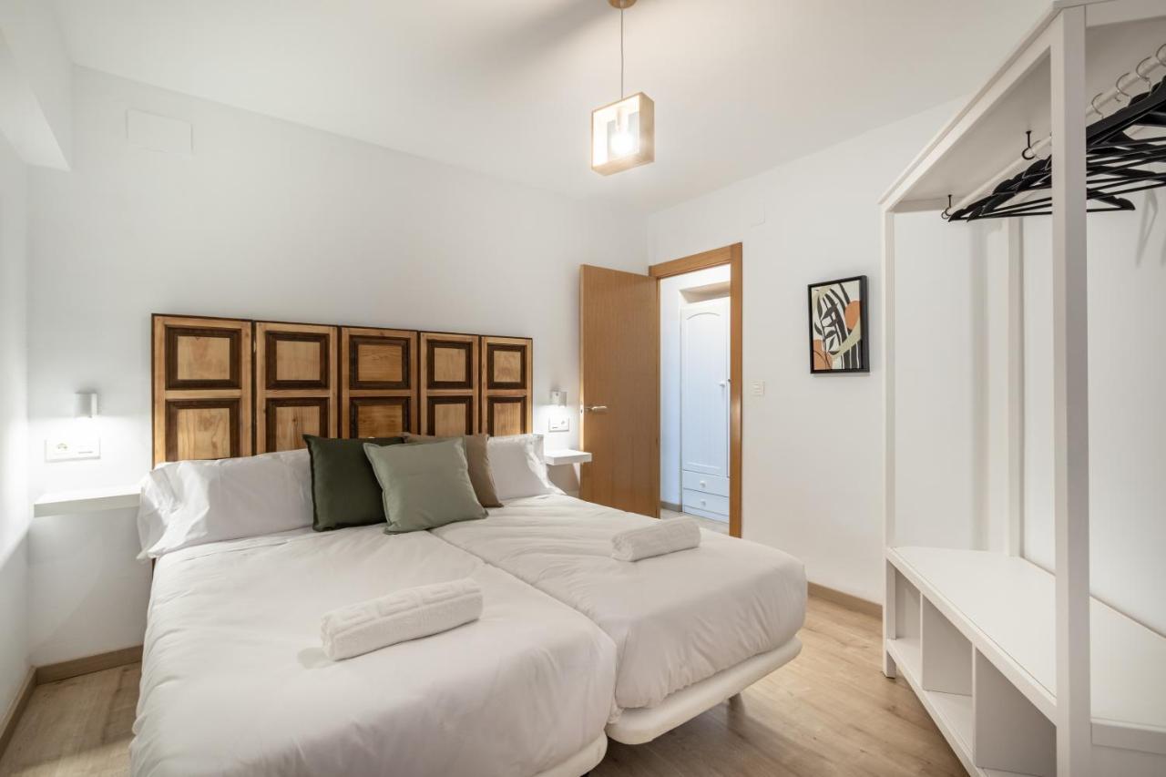 Bns Central Suites Granada Bagian luar foto