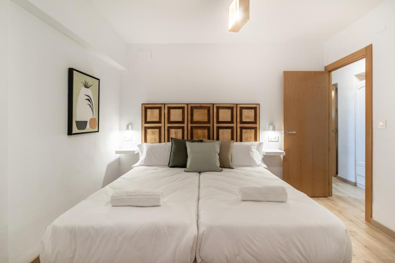 Bns Central Suites Granada Bagian luar foto