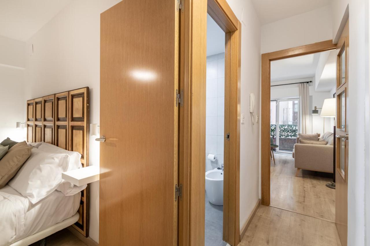 Bns Central Suites Granada Bagian luar foto