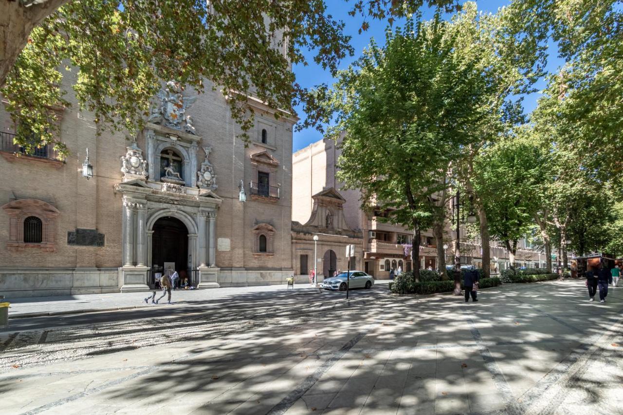 Bns Central Suites Granada Bagian luar foto
